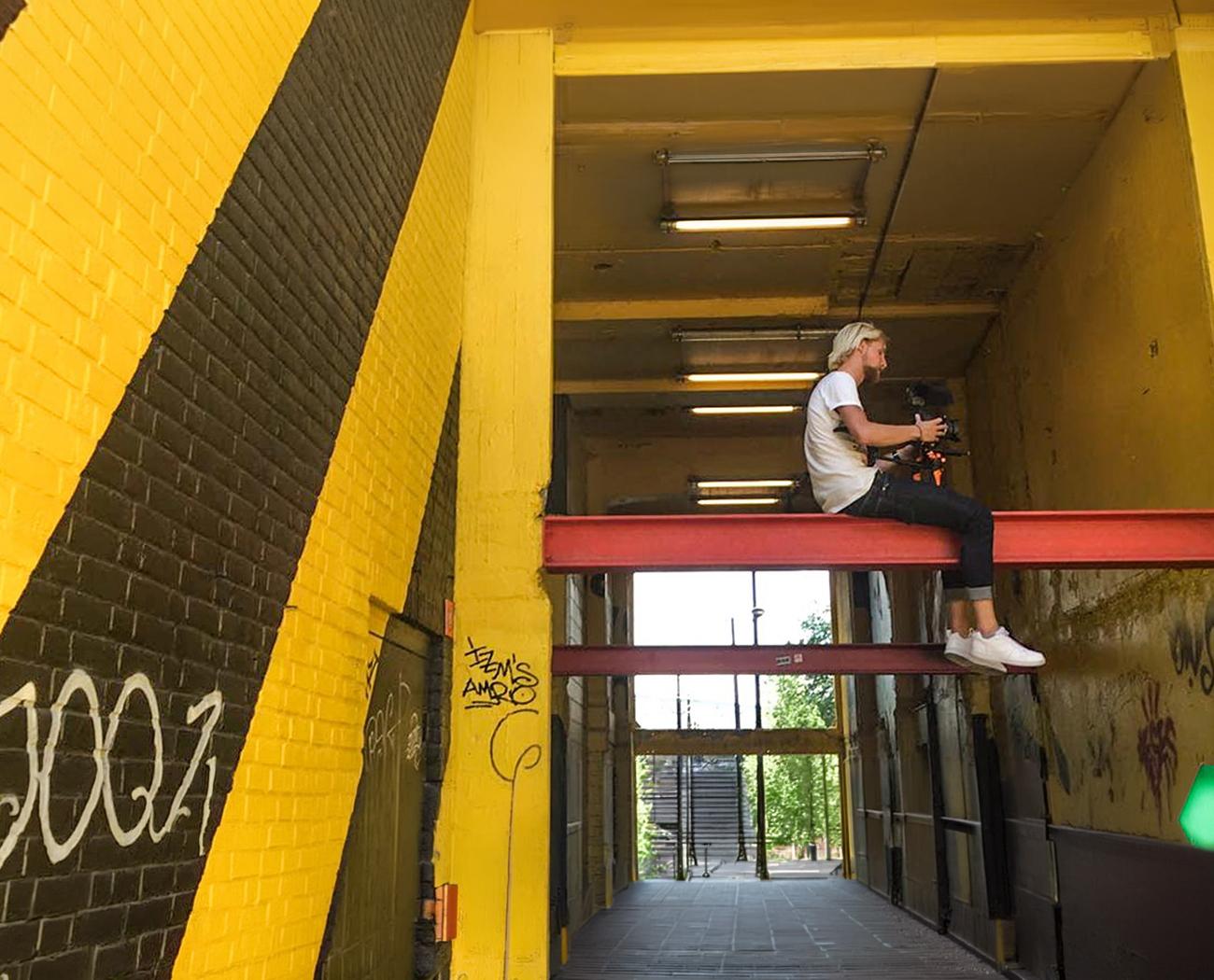 Video marketing | man is aan het filmen